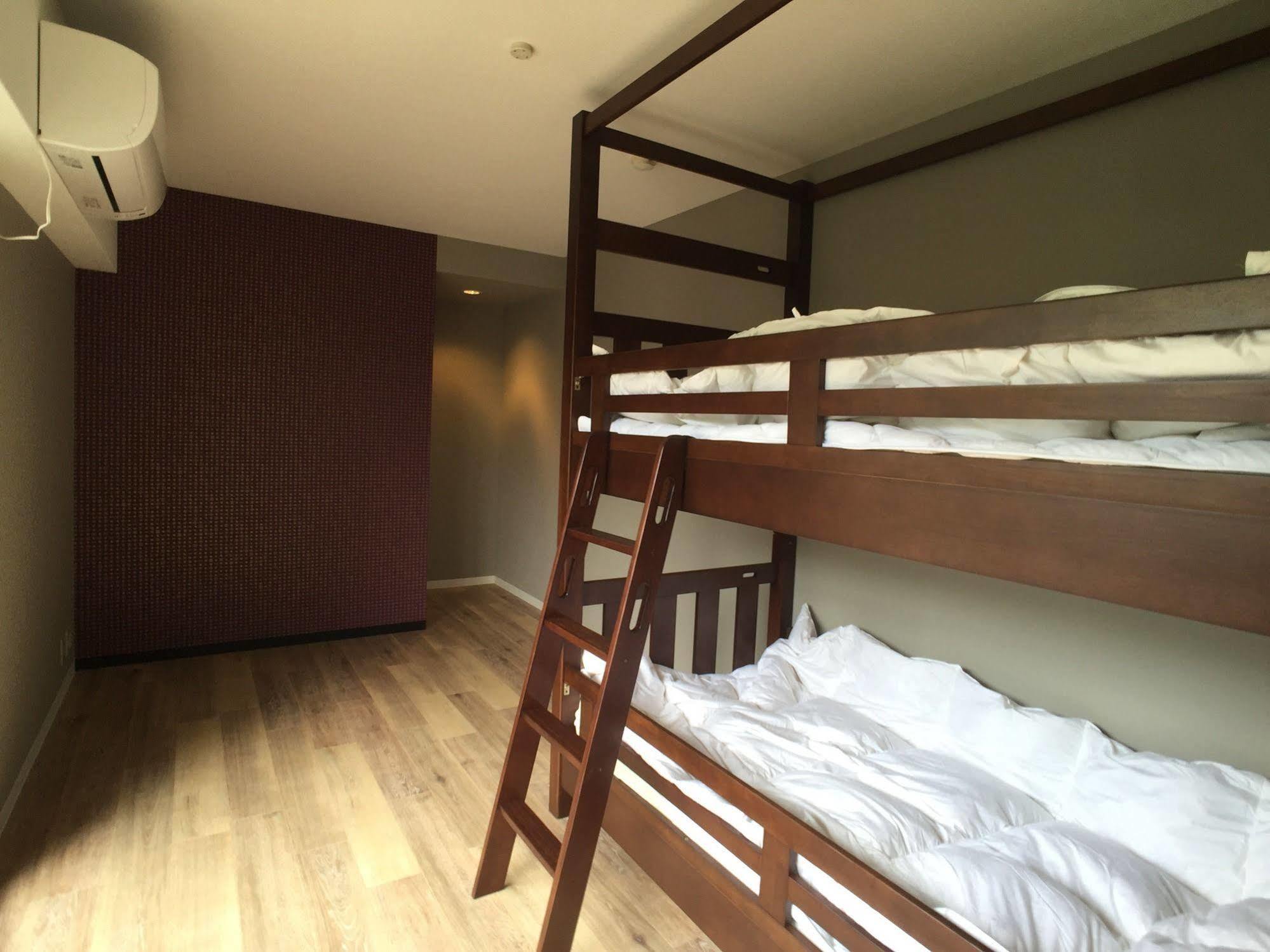 Toyotaya Hostel Нішіномія Екстер'єр фото